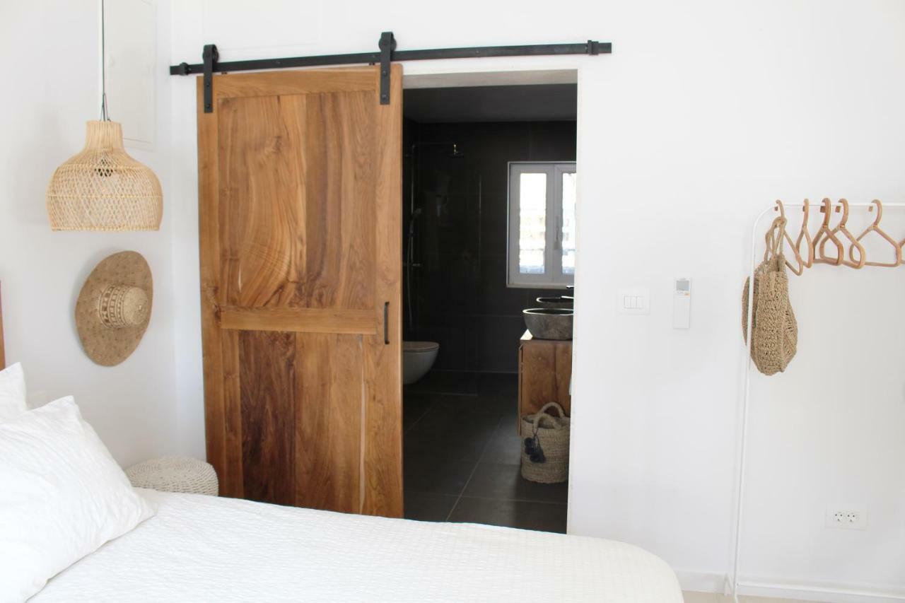 Luxury Family Beach Front Villa - Sunday Beach House スラティネ エクステリア 写真