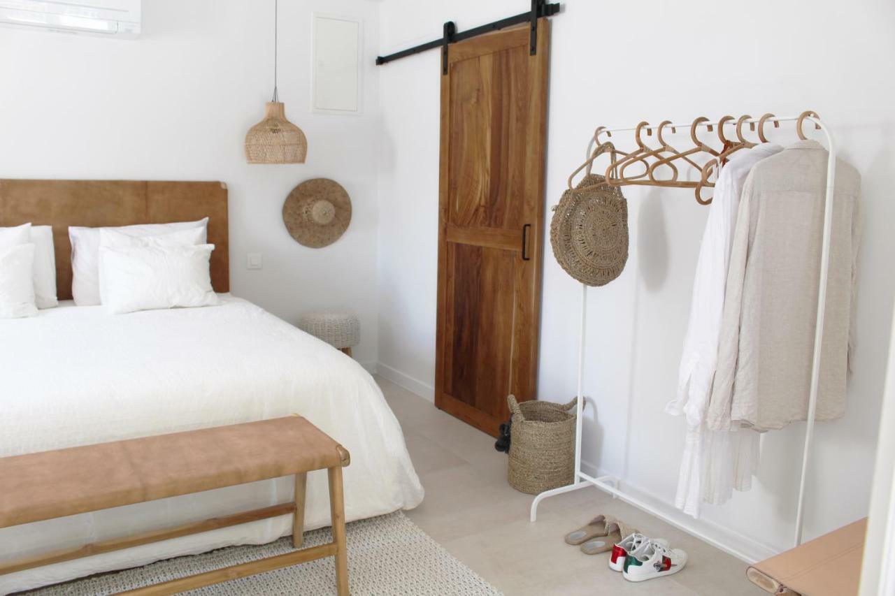 Luxury Family Beach Front Villa - Sunday Beach House スラティネ エクステリア 写真