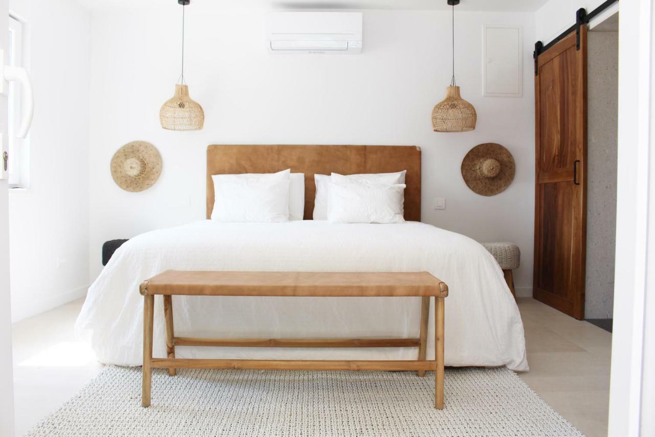 Luxury Family Beach Front Villa - Sunday Beach House スラティネ エクステリア 写真