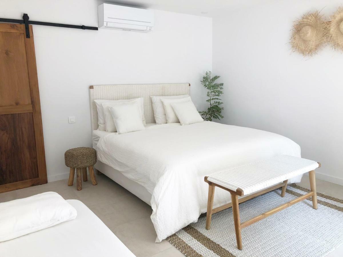 Luxury Family Beach Front Villa - Sunday Beach House スラティネ エクステリア 写真