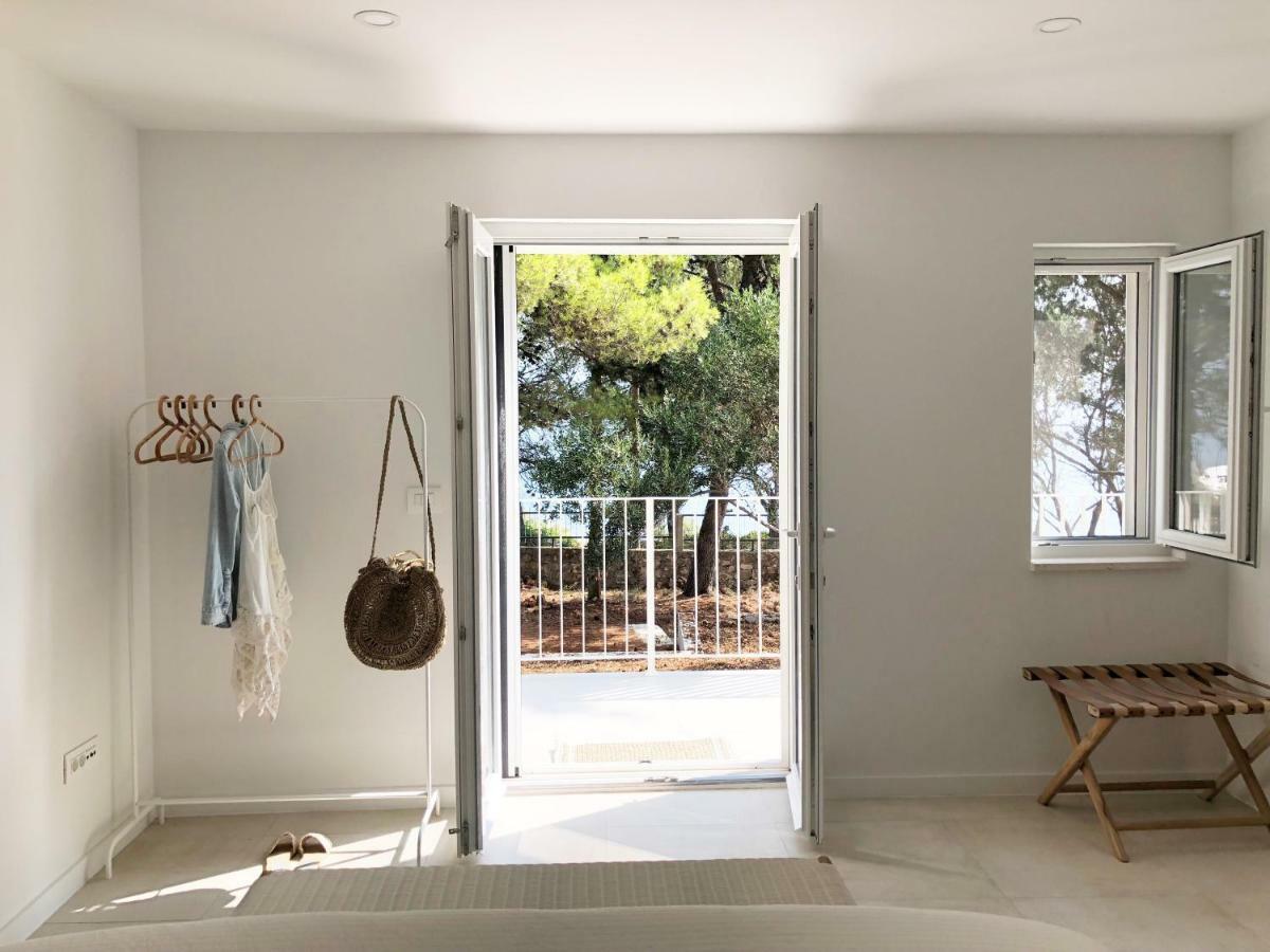 Luxury Family Beach Front Villa - Sunday Beach House スラティネ エクステリア 写真