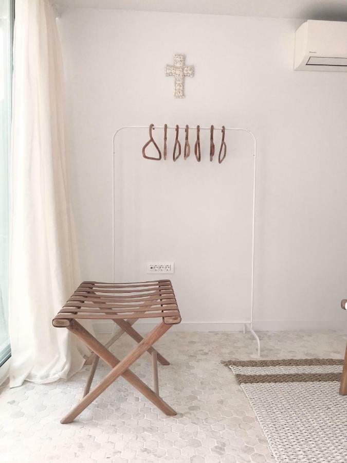 Luxury Family Beach Front Villa - Sunday Beach House スラティネ エクステリア 写真