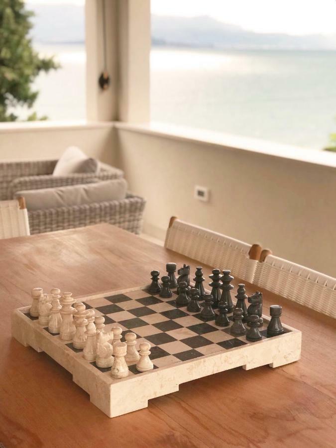 Luxury Family Beach Front Villa - Sunday Beach House スラティネ エクステリア 写真