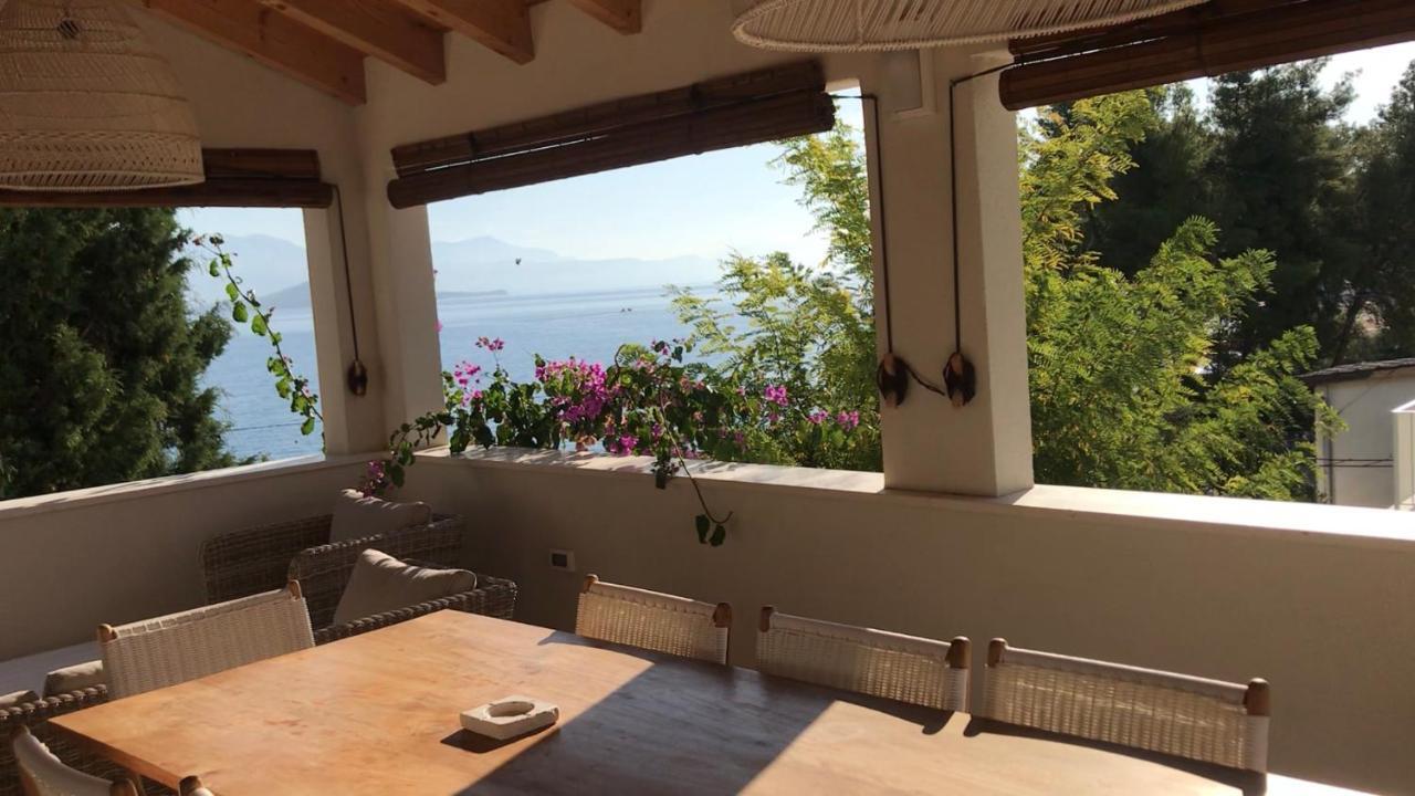 Luxury Family Beach Front Villa - Sunday Beach House スラティネ エクステリア 写真